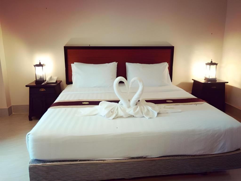 Rayong Lanna Hotel Εξωτερικό φωτογραφία