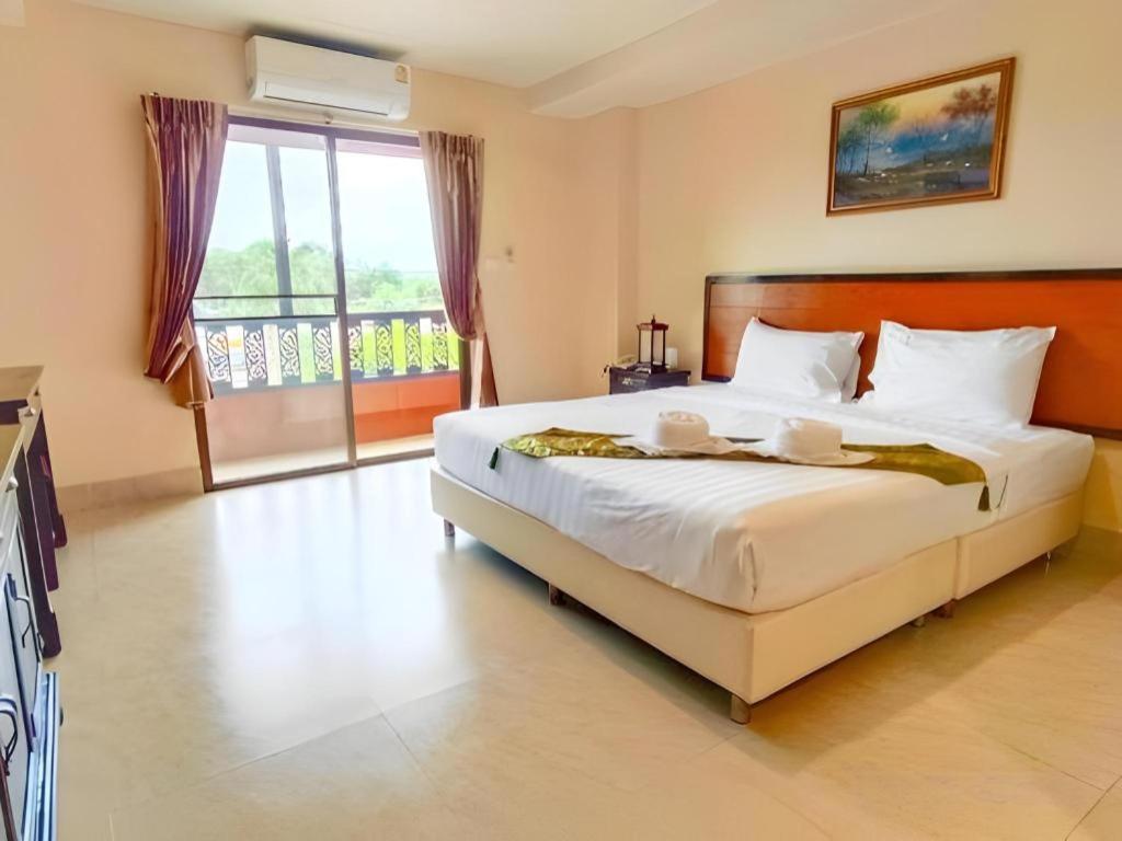Rayong Lanna Hotel Εξωτερικό φωτογραφία