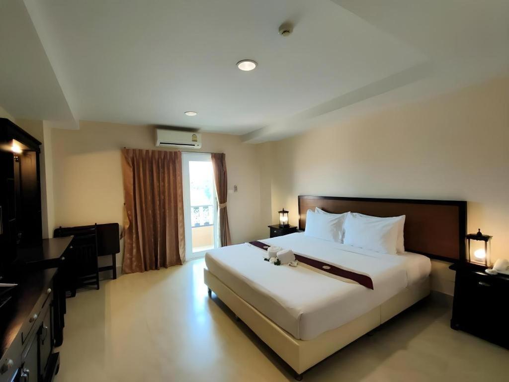 Rayong Lanna Hotel Εξωτερικό φωτογραφία