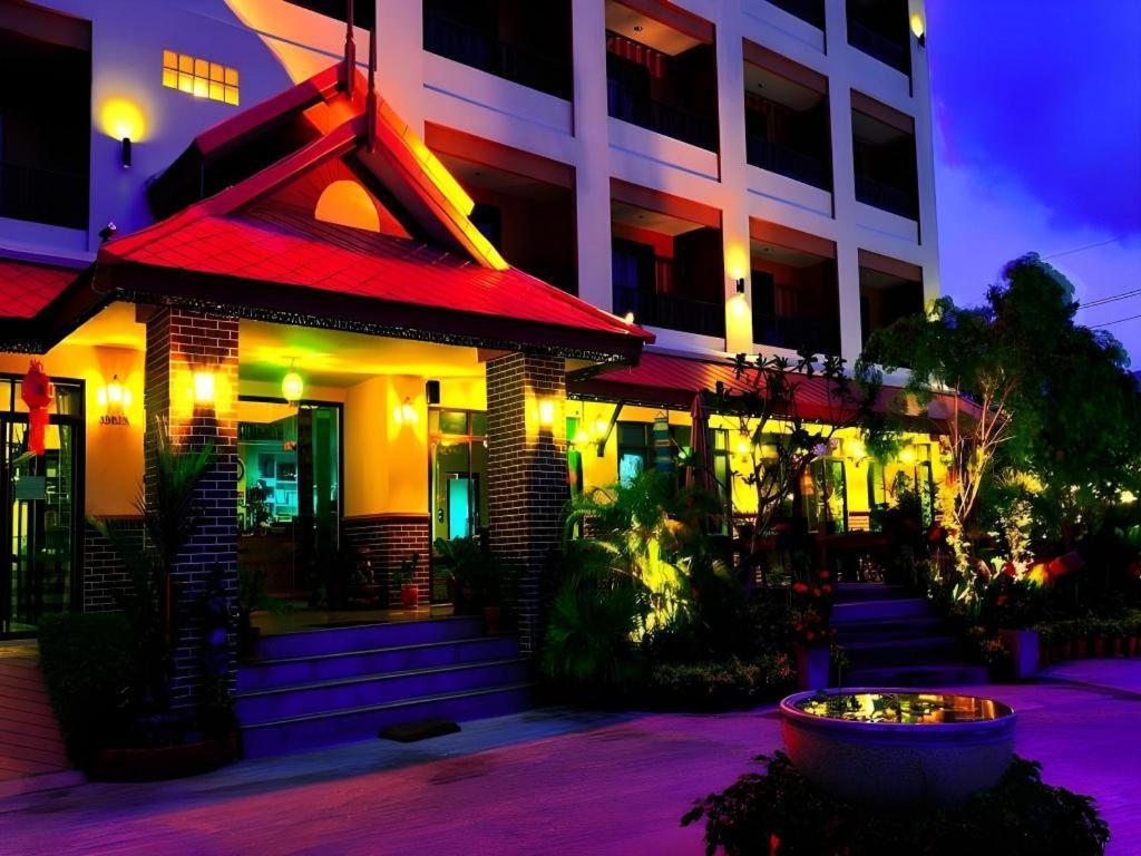 Rayong Lanna Hotel Εξωτερικό φωτογραφία
